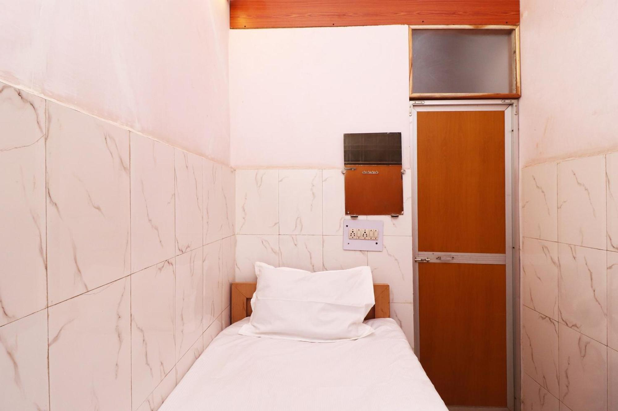Hotel Kshama ジャバルプル エクステリア 写真